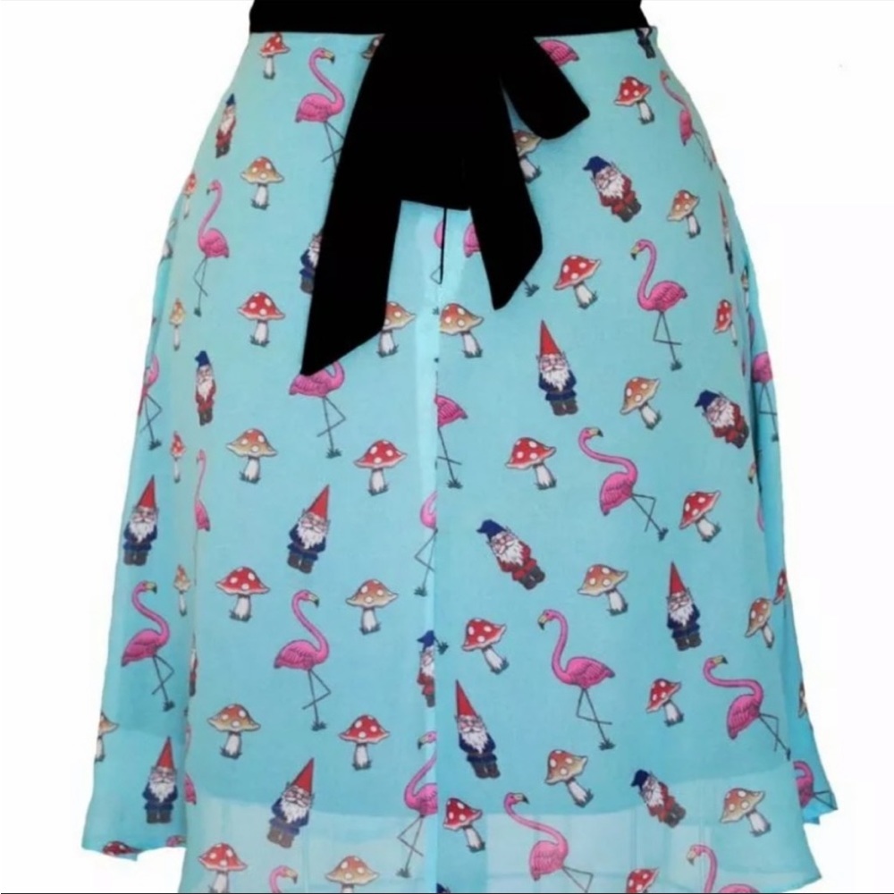 New Breed gnome flamingo mushroom skirt size small